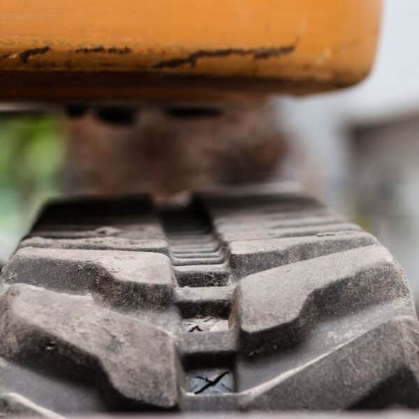 rubber track for heavy equipment
